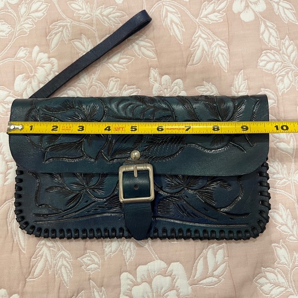 Leather wristlet - Picture 5 of 5
